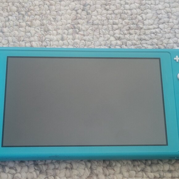 Nintendo Switch Lite - Picture 2 of 8
